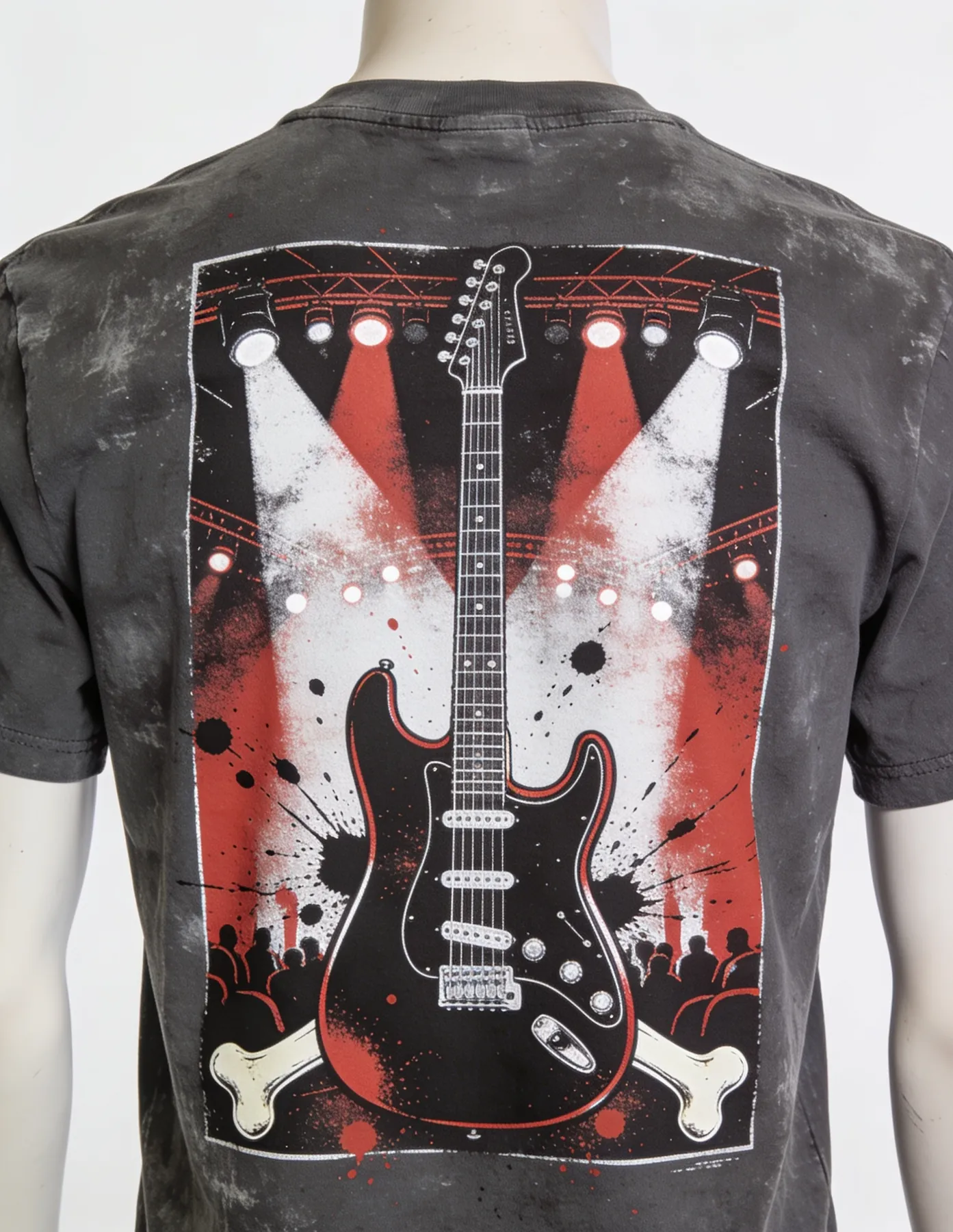 Camiseta cinza com estampa musical grande nas costas